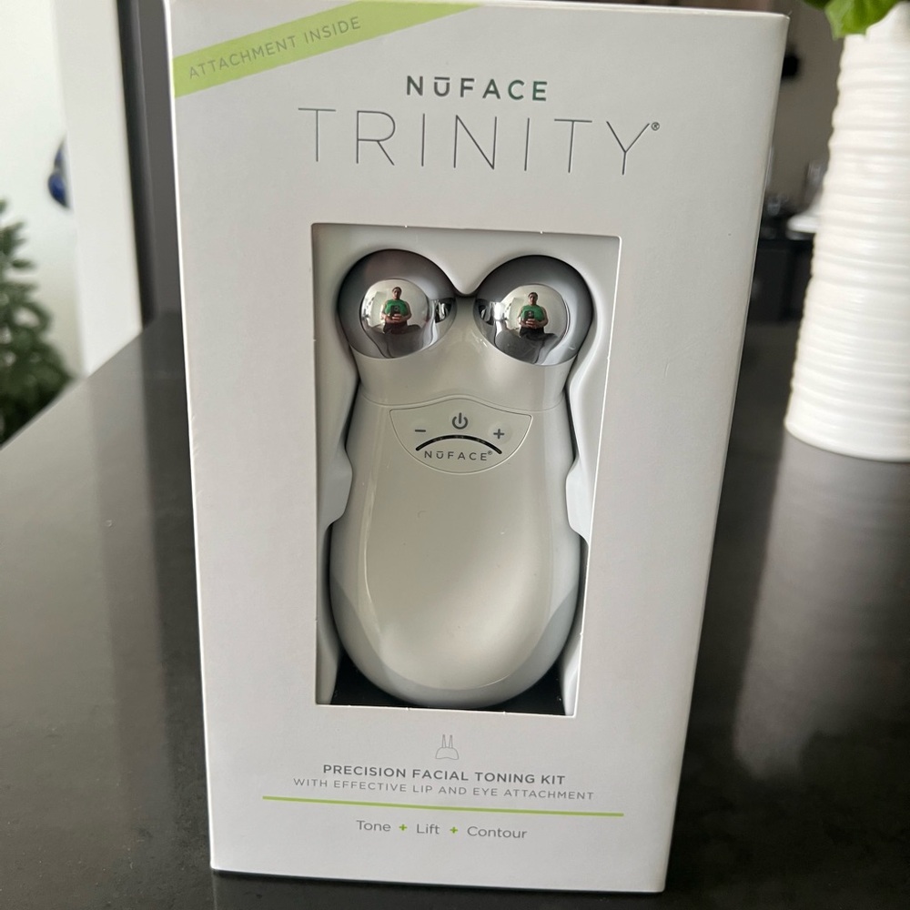 Black Friday special!! NuFACE Trinity Facial Toning Kit BRAND NEW UNOPENED